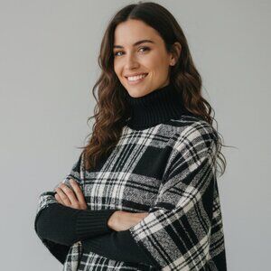 Black & White Ultra Soft Knit Poncho by Steve Madden / Size: OSFM